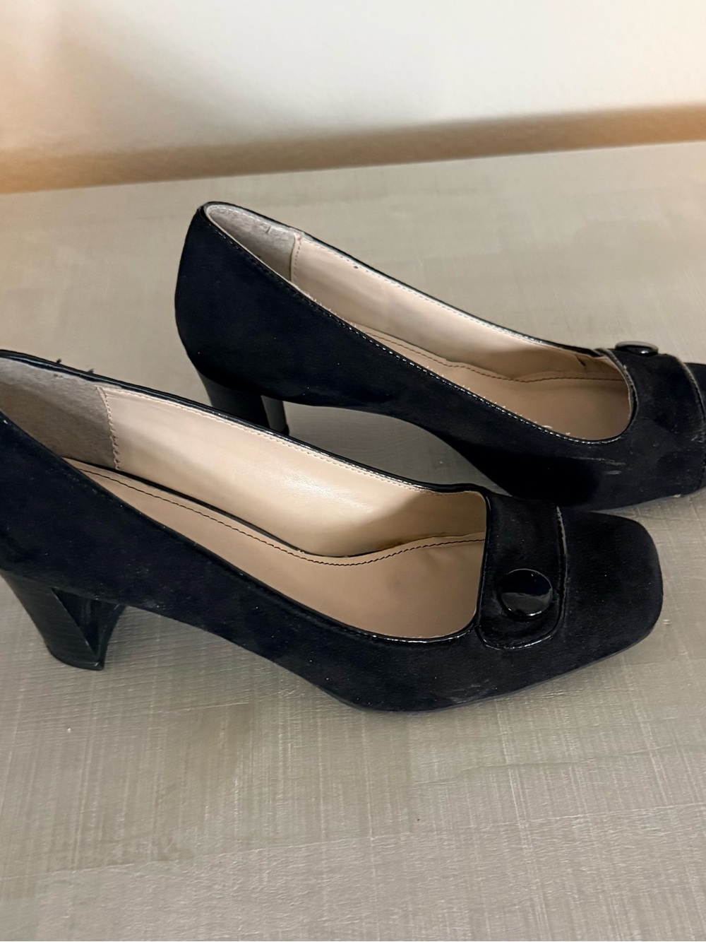Dress Barn Black Suede Rounded Toe Mid Heels